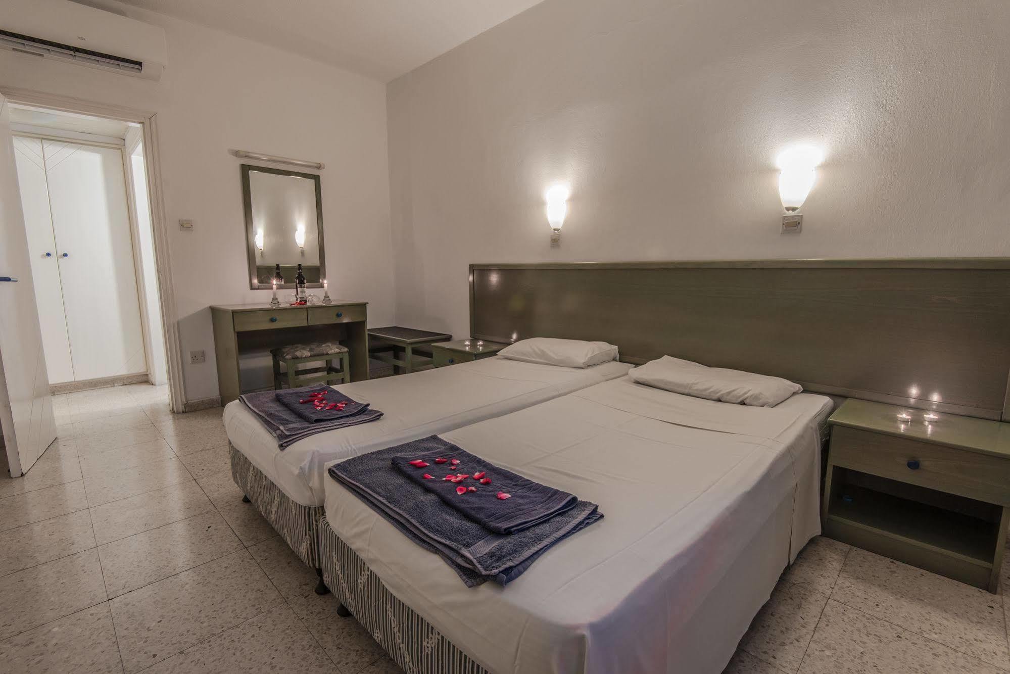 Cordelia Hotel Apartments Ayia Napa Esterno foto